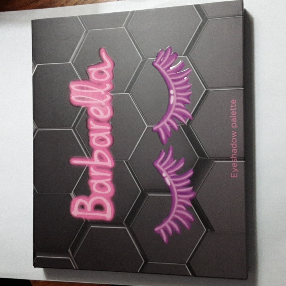 💥New💥Beebeauty London/Barbarella Eyeshadow Palette